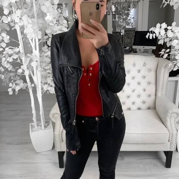 ekAttire | Kendra in Red - Picture 3 of 11